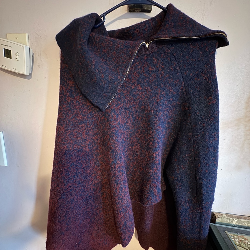 White House Black Market Men's Navy & Burgundy Wool Blend Jacket